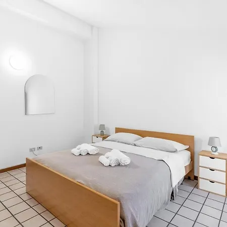 Appartement Downtown Peschiera, Easy With Wi-fi And Parking *