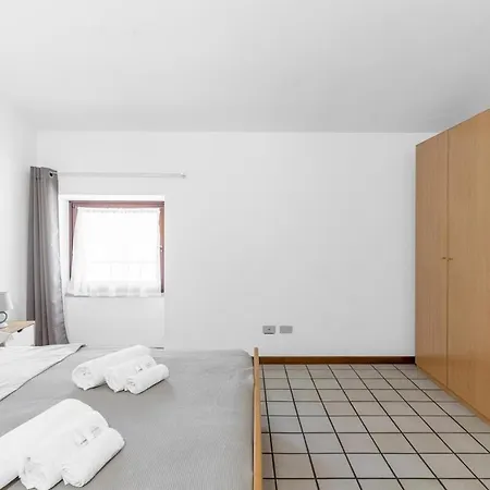 Downtown Peschiera, Easy With Wi-fi And Parking Appartement Peschiera del Garda
