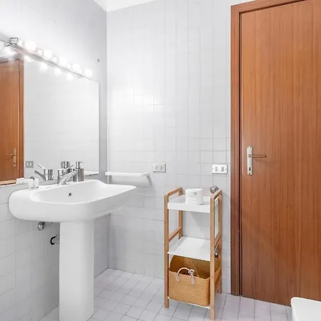 Downtown Peschiera, Easy With Wi-fi And Parking Apartament *