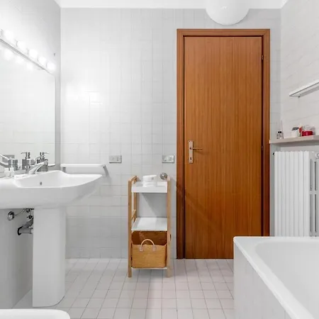 Downtown Peschiera, Easy With Wi-fi And Parking Apartament Peschiera del Garda